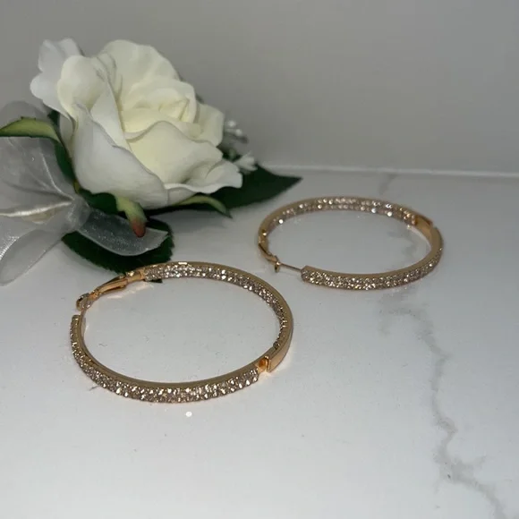 Gold Earrings - Picture 8 of 9